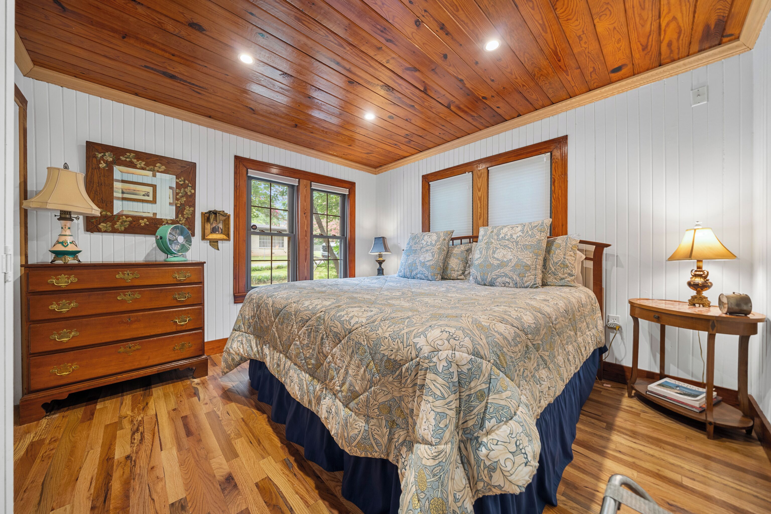 2 makuuhuonetta, silitysrauta/-lauta, ilmainen Wi-Fi, vuodevaatteet