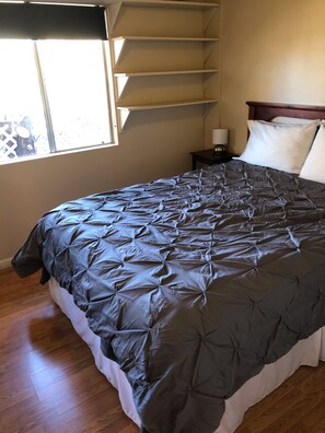 1 chambre, fer et planche à repasser, Wi-Fi, draps fournis