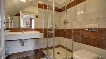 Shower, free toiletries, hair dryer, towels