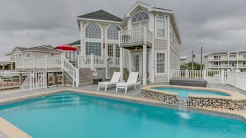 Piscine extérieure, piscine chauffée