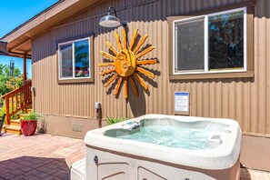 Terrace/patio - Walk to Trails, Serene 2 bd w/ HOT TUB, W. Sedona (Sedona)