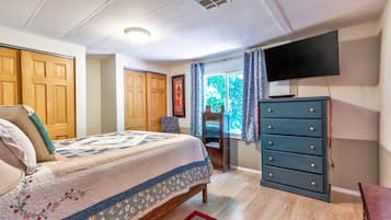 2 chambres, fer et planche à repasser, lit parapluie, accès Internet