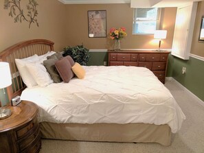 2 bedrooms, desk, iron/ironing board, travel crib