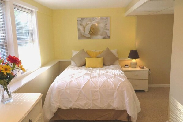 2 bedrooms, desk, iron/ironing board, travel crib