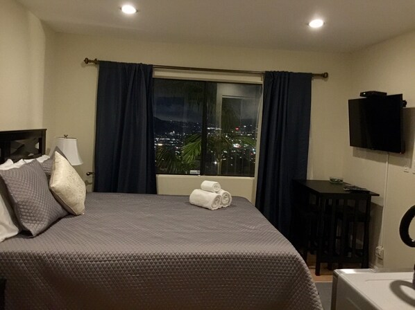 Fer et planche à repasser, Wi-Fi gratuit, draps fournis