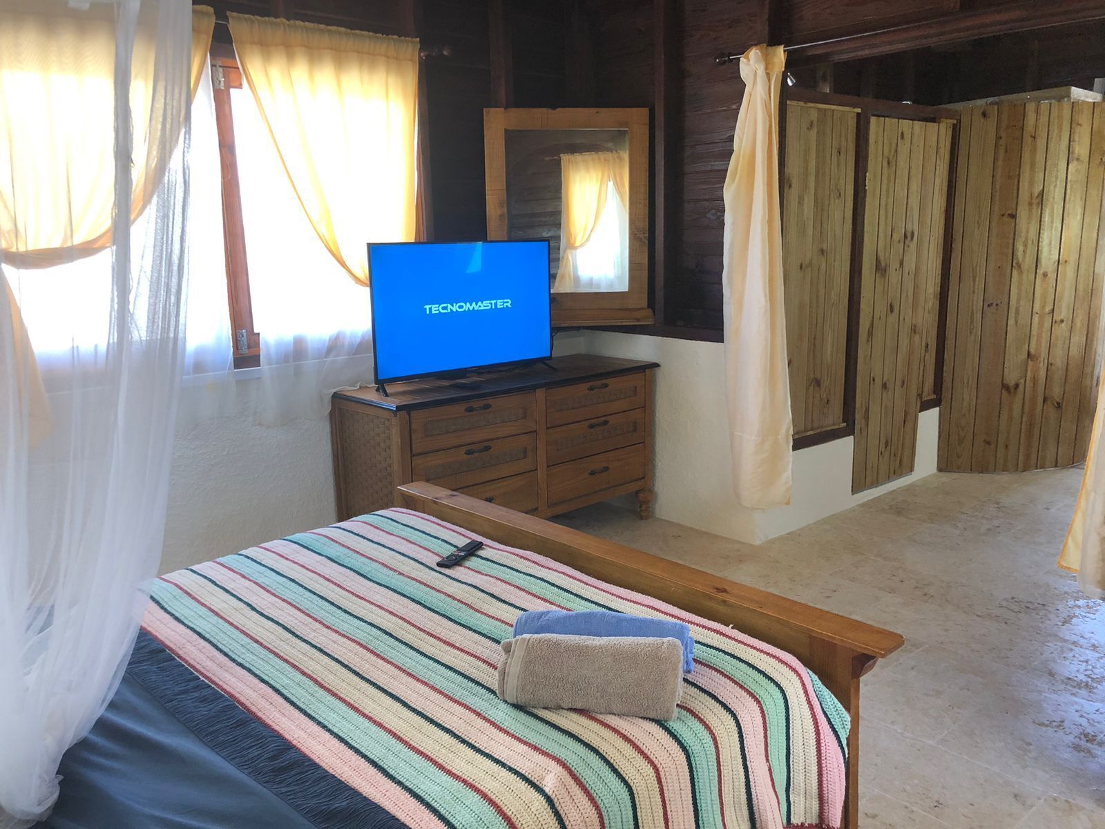 1 chambre, coffres-forts dans les chambres, bureau, Wi-Fi gratuit