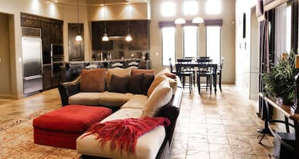 HERMOSA CASA INDEPENDIENTE PRIVADA CON PRIVADO EN LA PISCINA Y EL SPA JETTED