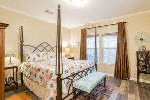 4 chambres, bureau, rideaux d’obscurcissement, fer et planche à repasser