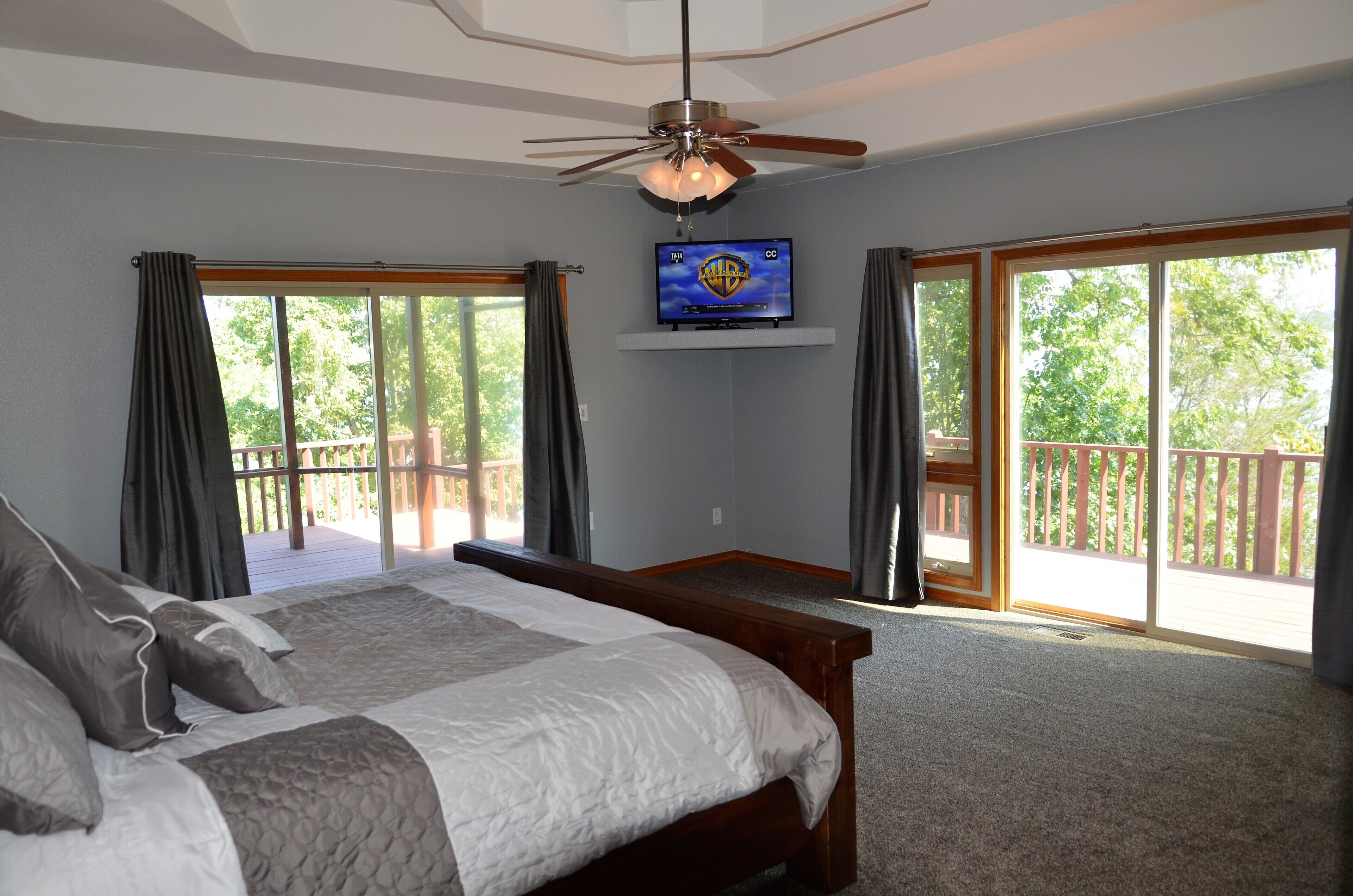 5 bedrooms, free WiFi, bed sheets