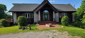 Exterior - Large 5 bedroom, lakefront home, boat dock, wrap around patio, amazing views! (Dandridge)