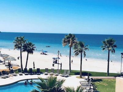 Breathtaking, Beachfront, 2bed 2bath remodeled Princesa de Penasco condo.