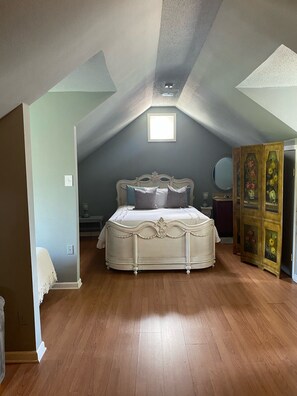 4 makuuhuonetta, ilmainen Wi-Fi, vuodevaatteet