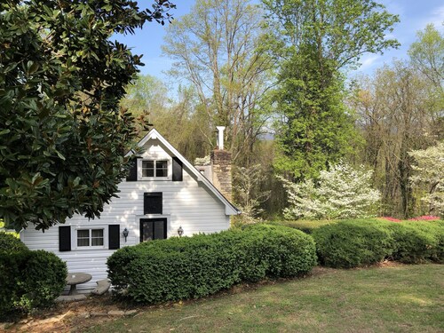 Historiallinen Victoria Lea -mökki Tryonin keskustassa, NC