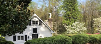 Historic Victoria Lea Guest Cottage In Downtown Tryon, NC