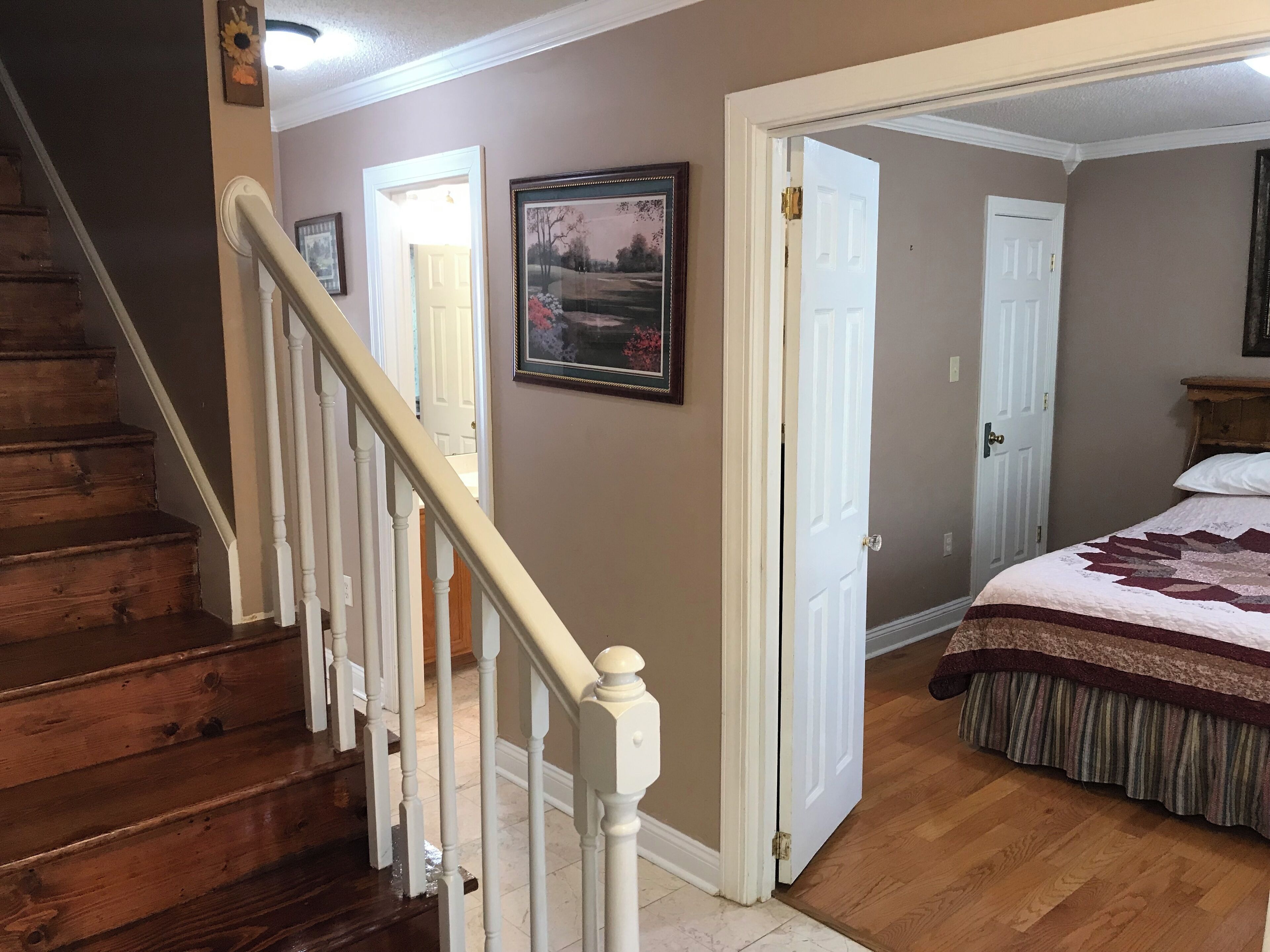 4 slaapkamers, een bureau, een strijkplank/strijkijzer, gratis wifi