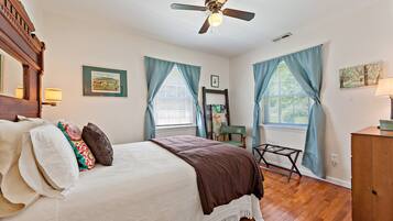 2 Schlafzimmer, Bügeleisen/Bügelbrett, Reisekinderbett, kostenloses WLAN