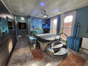 3 bedrooms, desk, iron/ironing board, free WiFi