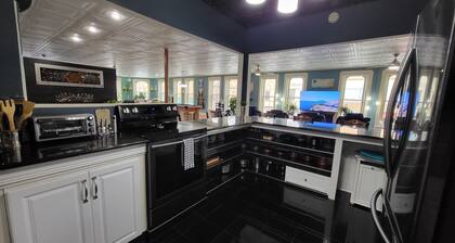 4000 sq ft Downtown Duluth Loft!