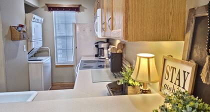 * Tyylikäs huoneisto * uima-altaalla * 2 mh-sisäänkäynti * 2 kuningasta * 2 lepotuolia * vuodesohva * Sunporch