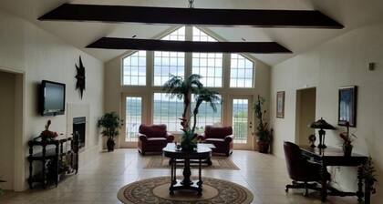 Dog-Friendly-Walk-In-2 Kings-Jetted Tub-Pools