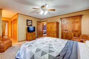 Desk, iron/ironing board, free WiFi, bed sheets