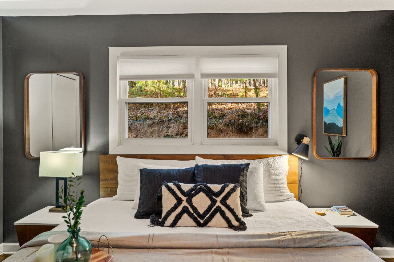 3 sovrum, skrivbord, strykjärn/strykbräda och resesäng