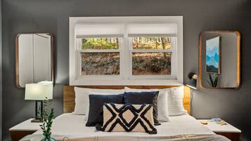 3 sovrum, skrivbord, strykjärn/strykbräda och resesäng