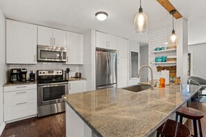 Fridge, microwave, oven, stovetop - Mountain View Cottage with Hot Tub (Candler)