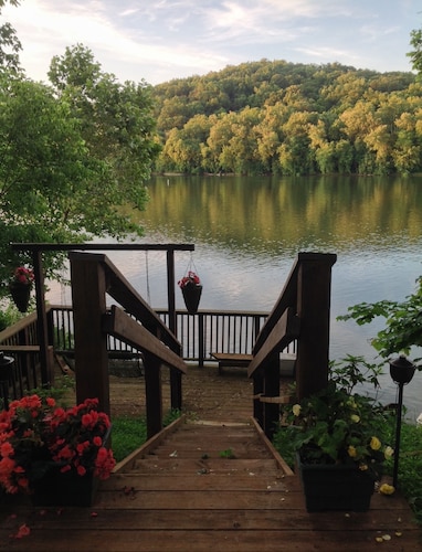 RIVERKEEPER INN, Waterfront Property on the Potomac River  