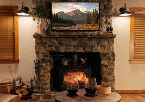 Interior - The Elderberry Retreat - It's a Dream Location! (Shaver Lake)