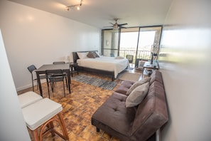 Iron/ironing board, free WiFi, bed sheets