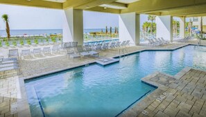 من حمّامات السباحة المغطاة، حمّام سباحة خارجي