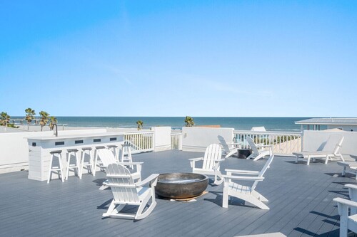 Sol Mate Rooftop deck at the Beach, Elevator, Private heated Pool, Jacuzzi Spa, Firepit