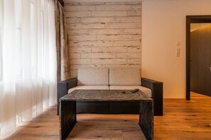 Living area - A CASA Rubin Chalet & Studio Resort (Soelden)