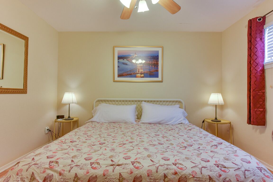 1 bedroom, in-room safe, desk, iron/ironing board