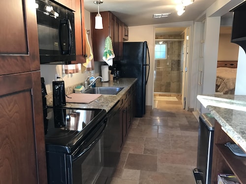 Luxury 1 Bedroom casita in historic house in central Tucson