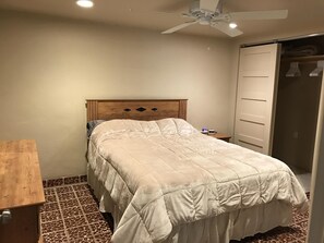 1 bedroom, desk, iron/ironing board, free WiFi