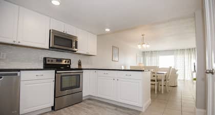 Renovado Beachside Bliss