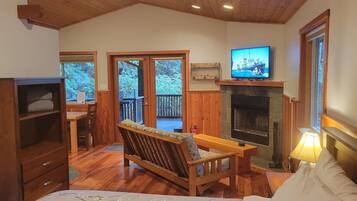 1 bedroom, iron/ironing board, travel cot, free WiFi