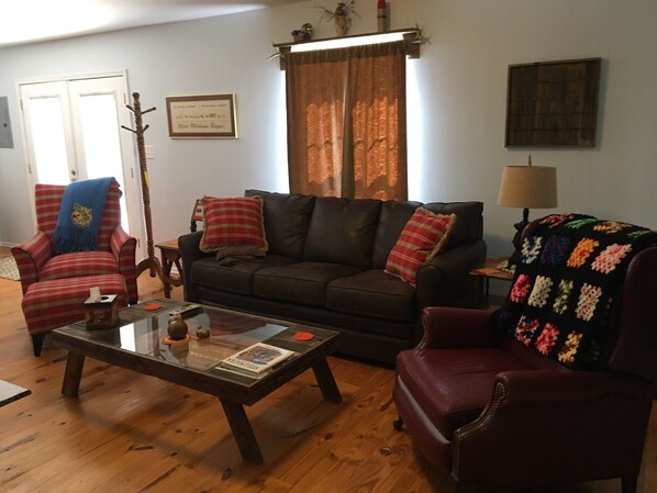 TV, DVD player, books, video library