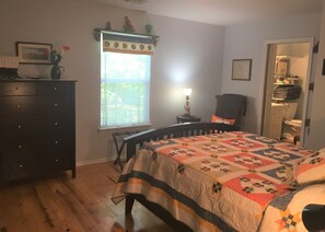 1 bedroom, desk, iron/ironing board, free WiFi