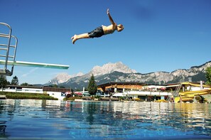 Piscina a l'aire lliure 