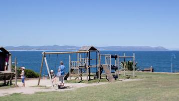 Área de juegos infantiles al aire libre