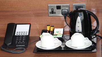 Coffee/tea maker
