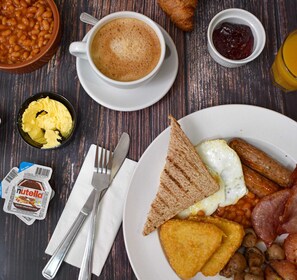 Petit déjeuner anglais (12.99 GBP par personne)