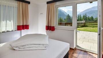 Căn hộ dành cho gia đình, 3 phòng ngủ | Quang cảnh từ phòng