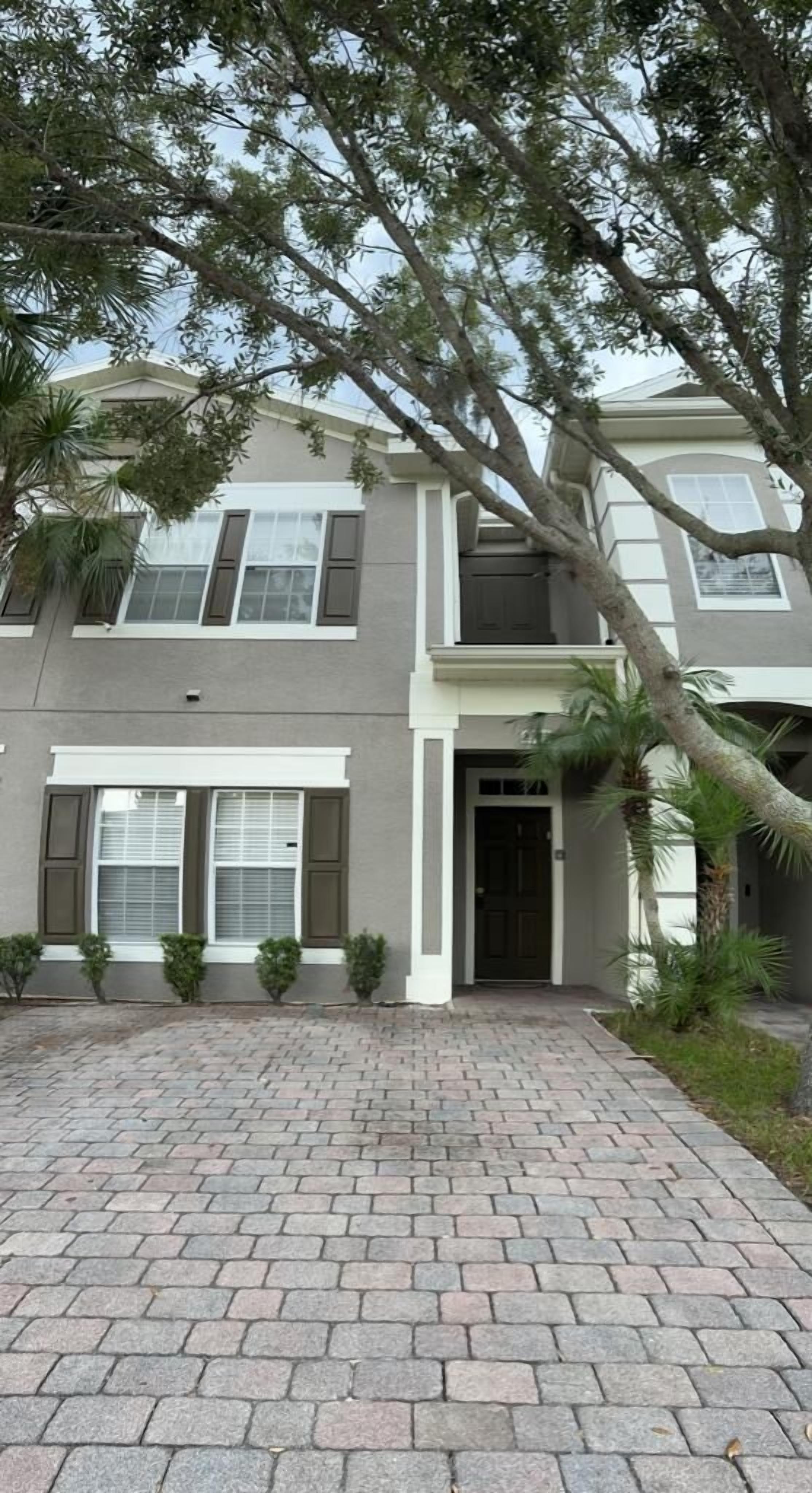 Family-friendly townhouse in a quite gated community close to Disney parks 