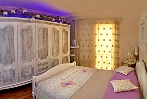 Deluxe Apartment, Terrace, Sea View | 1 bedroom, in-room safe, desk, free cots/infant beds