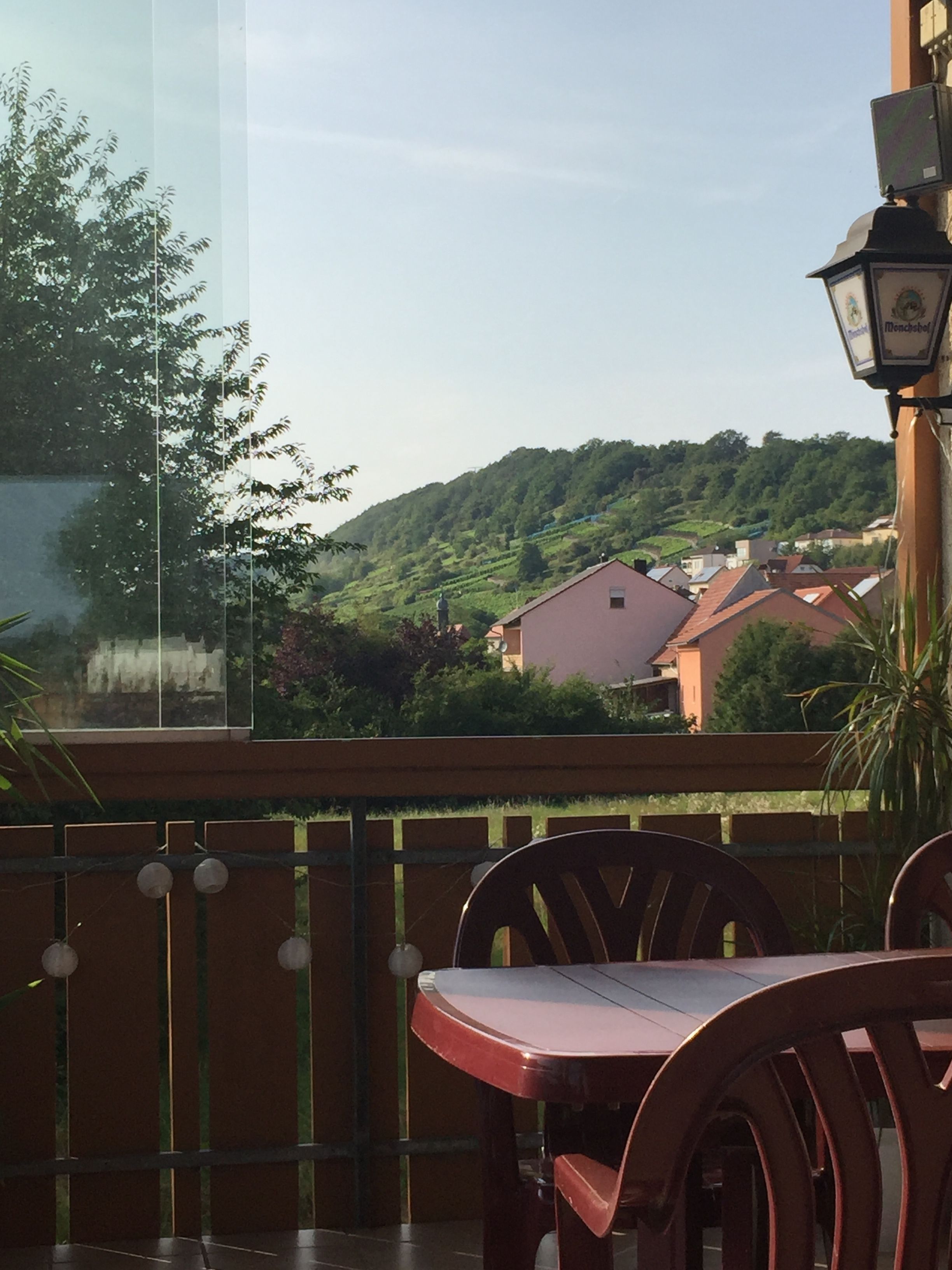 Kahden hengen comfort-huone, 1 parisänky, parveke, jokinäköala | Terassi/patio