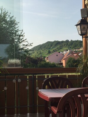 舒适双人房, 1 张双人床, 阳台, 河景 | 露台